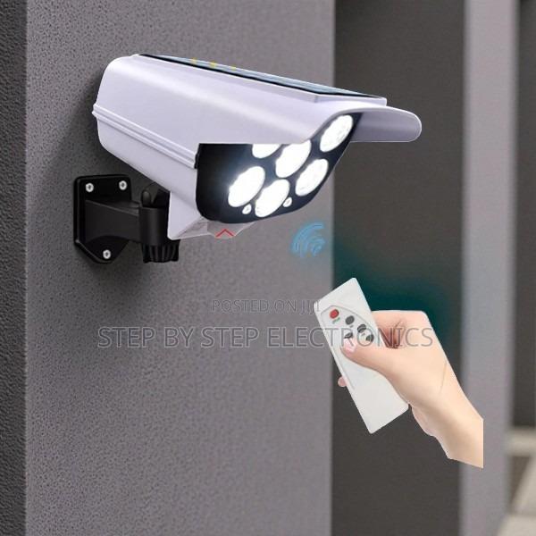 Dummy Security Camera Solar Light Ip66 Waterproof Motion Activated