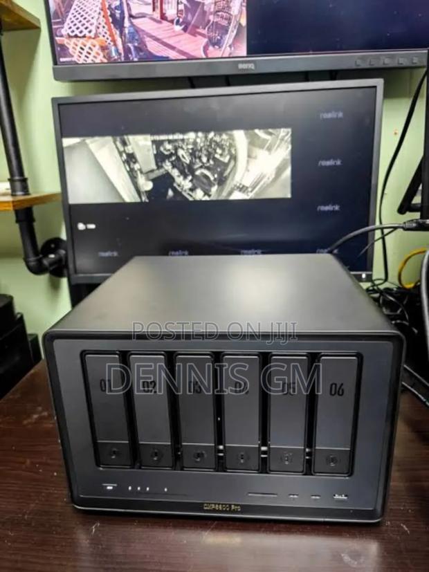 Ugreen Nasync Dxp6800 Pro 6-Bay Network Attached Storage Cm720 - thumbnail 2