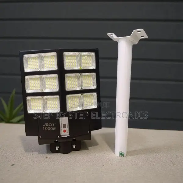 1000w Solar Street Light Energy Saving High Quality Reliable Lighting