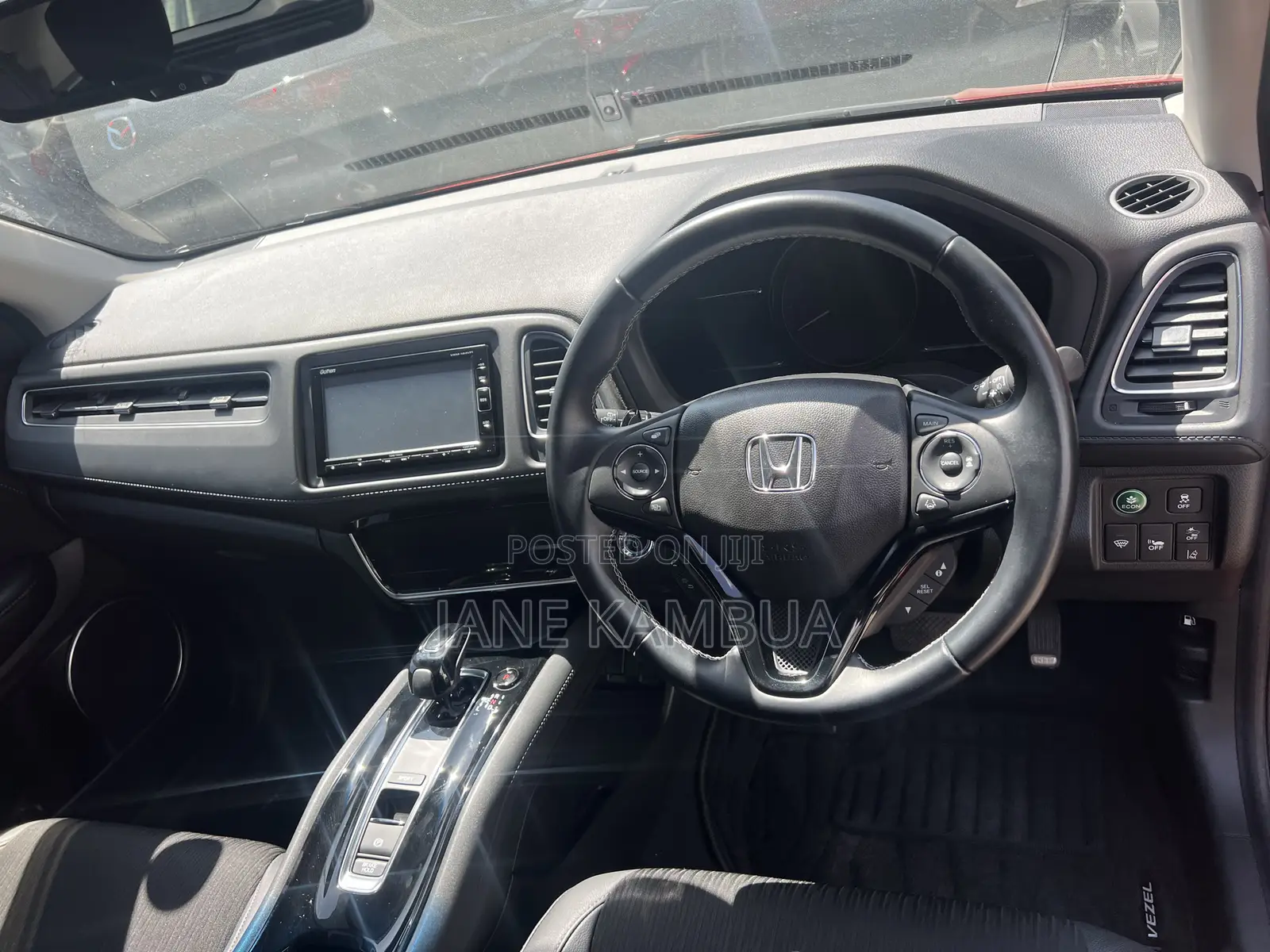 Honda Vezel 1.5 Hybrid 2WD 2018 Red