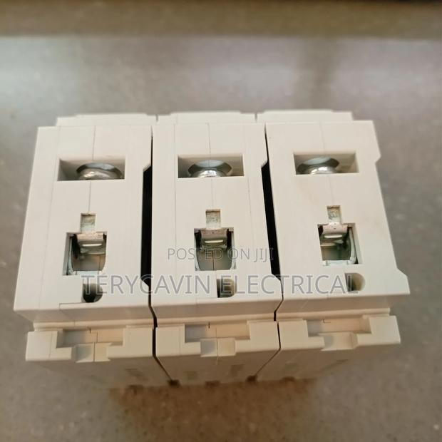 Original 63 Amps Triple Pole - thumbnail 2
