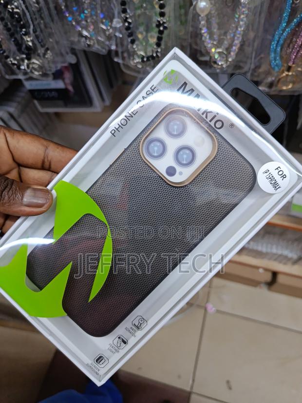 Lispyy iPhone 15 Pro Max Carbon Fiber Texture Magsafe Compatible Case - thumbnail 3