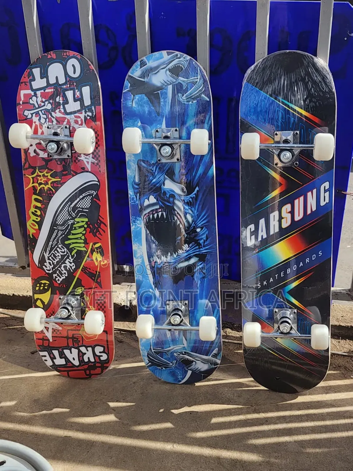Strong Durable Adult Skateboard With Rubber Wheels And Grip