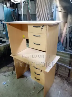 Lockable Office Desk