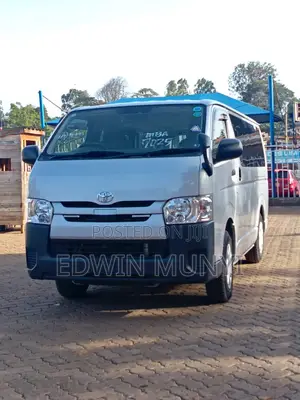 Toyota HiAce 2018 Silver