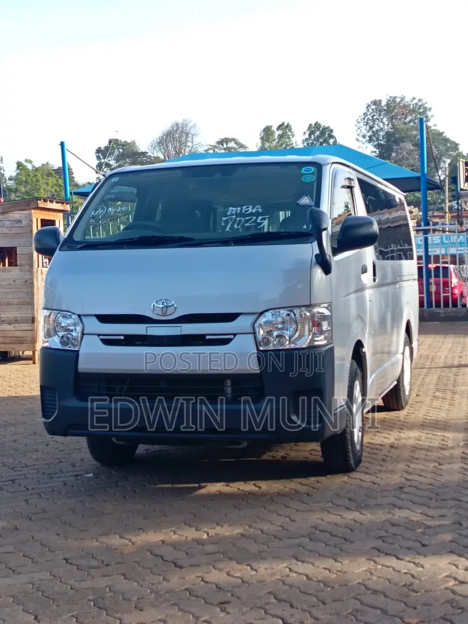 Toyota HiAce 2018 Silver