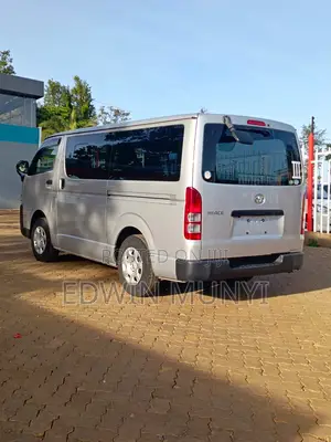 Toyota HiAce 2018 Silver