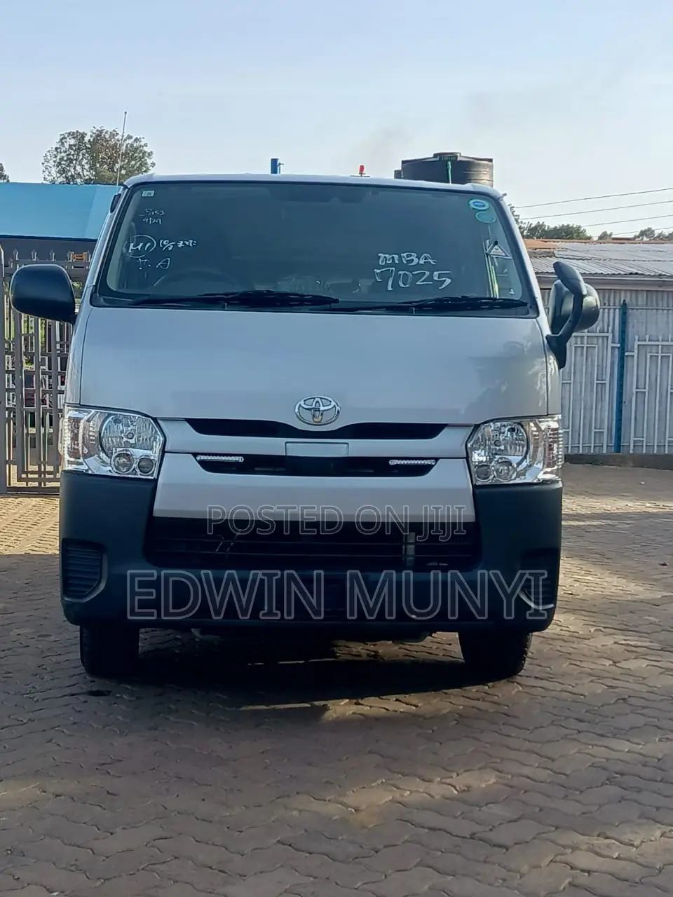 Toyota HiAce 2018 Silver