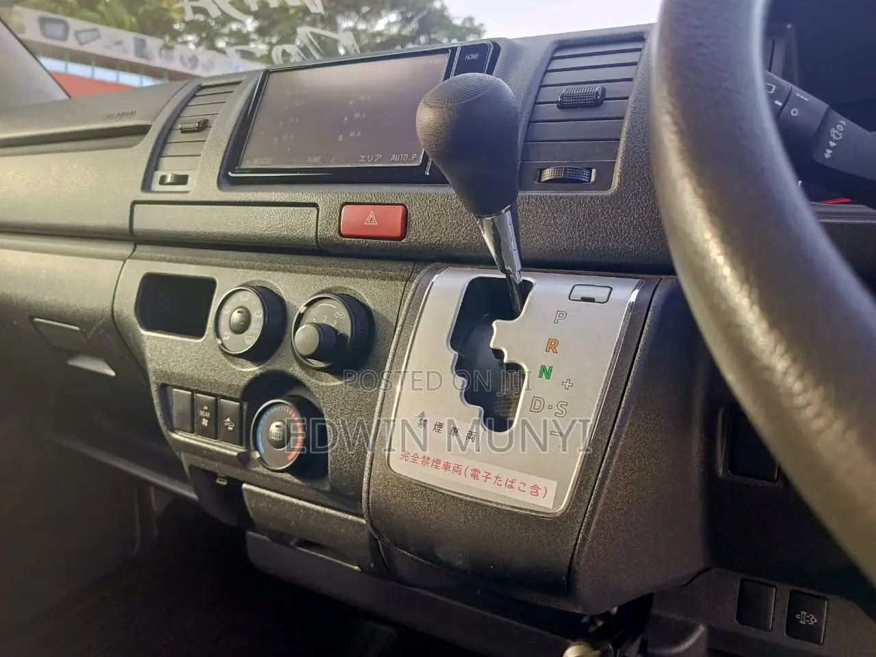 Toyota HiAce 2018 Silver