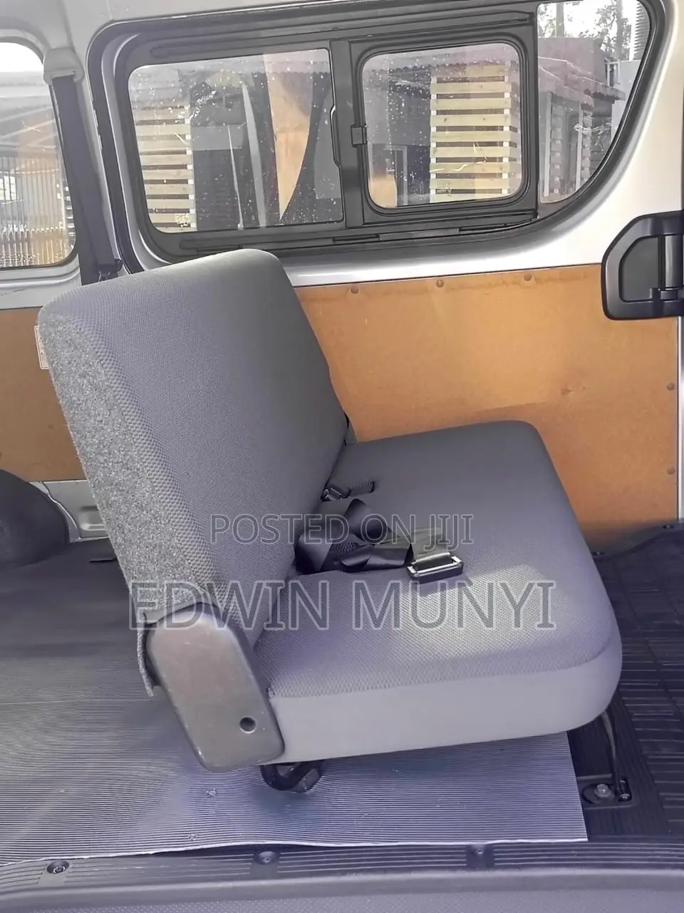 Toyota HiAce 2018 Silver