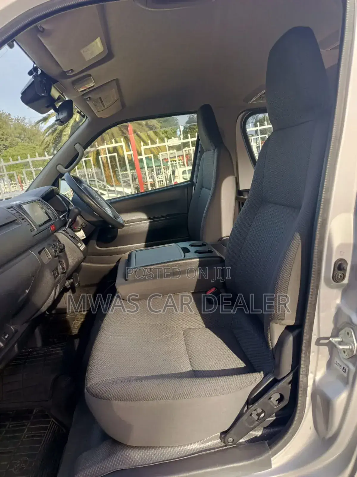 Toyota HiAce 2019 Silver