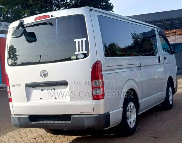 Toyota HiAce 2019 Silver