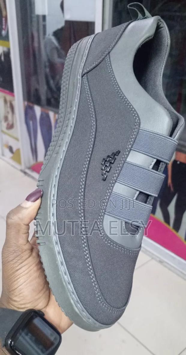 Black Grey Quality Laceless Men Casual Shoes