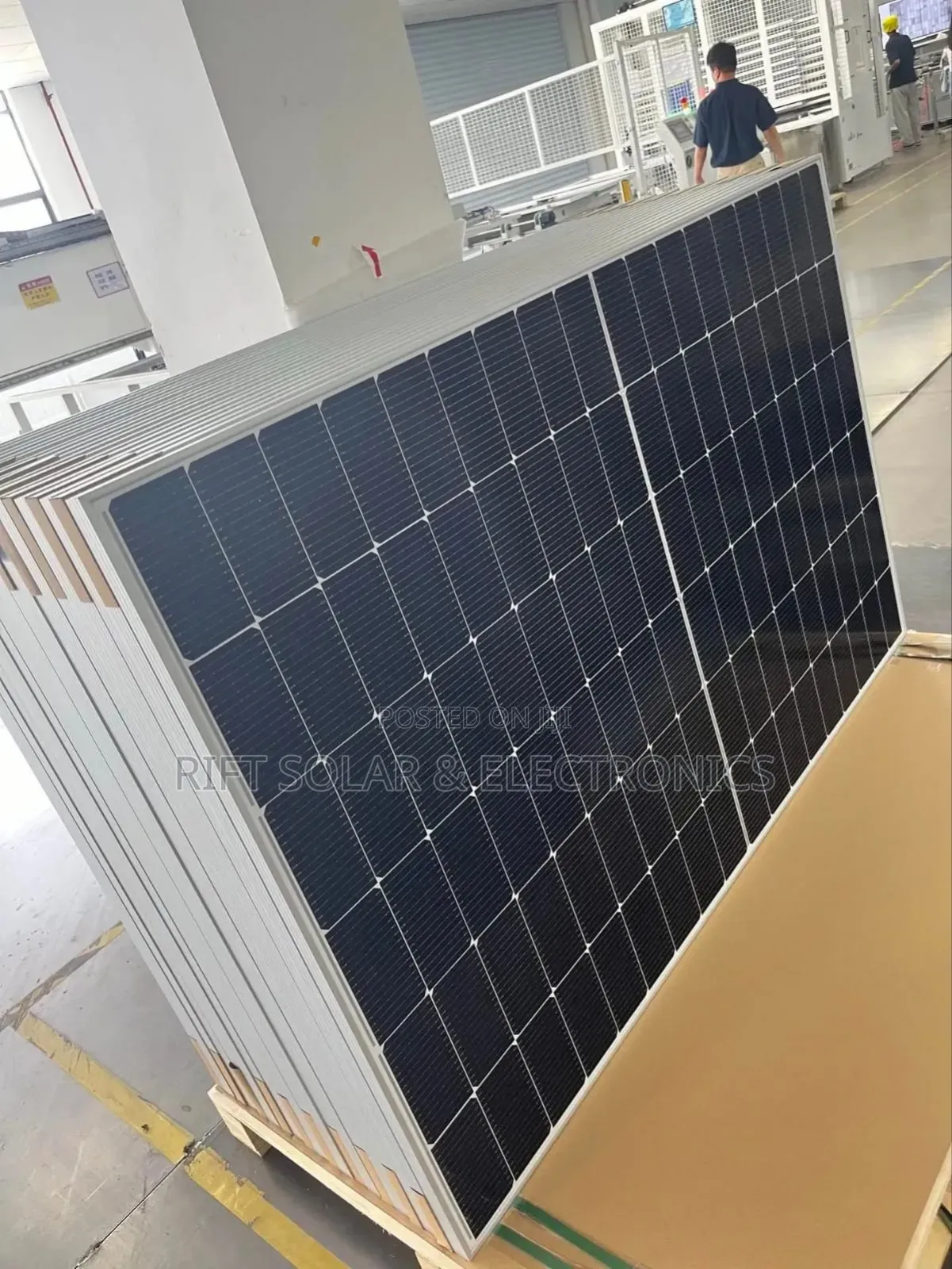 615 Watts - 48v Monocrystalline Solar All Weather 25 Years Warranty