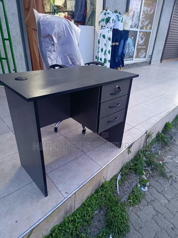 Meza Ya Kusomea Study Table - thumbnail 3
