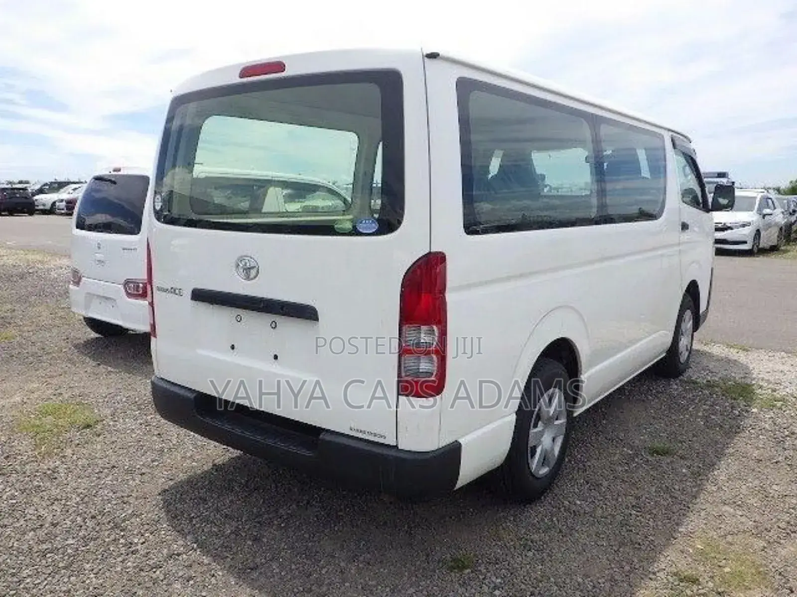 Toyota HiAce 2019 White