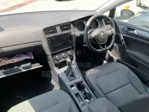 Volkswagen Golf Variant 2018 White