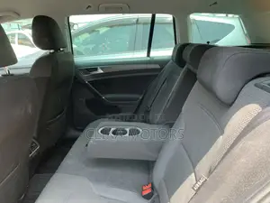 Volkswagen Golf Variant 2018 White