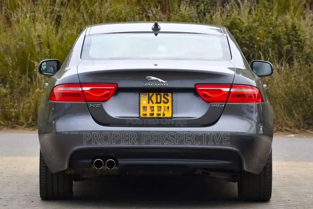 Jaguar XE 20d-R-Sport RWD 2017 Beige