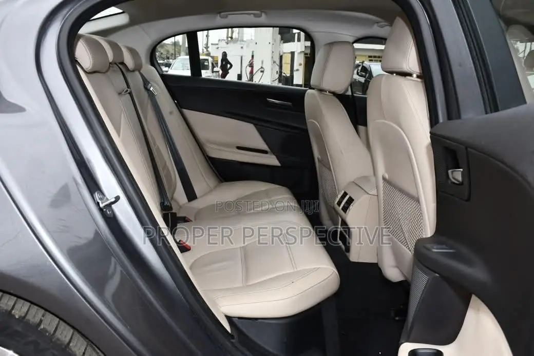 Jaguar XE 20d-R-Sport RWD 2017 Beige