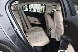 Jaguar XE 20d-R-Sport RWD 2017 Beige