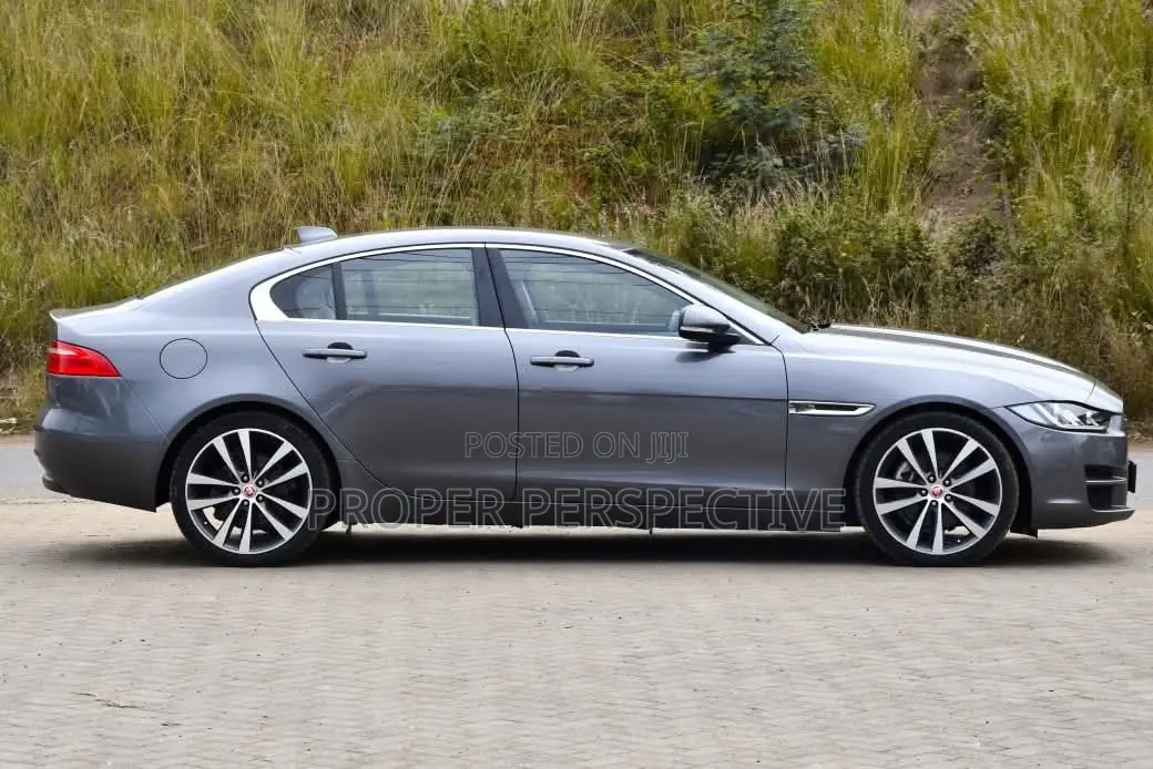 Jaguar XE 20d-R-Sport RWD 2017 Beige