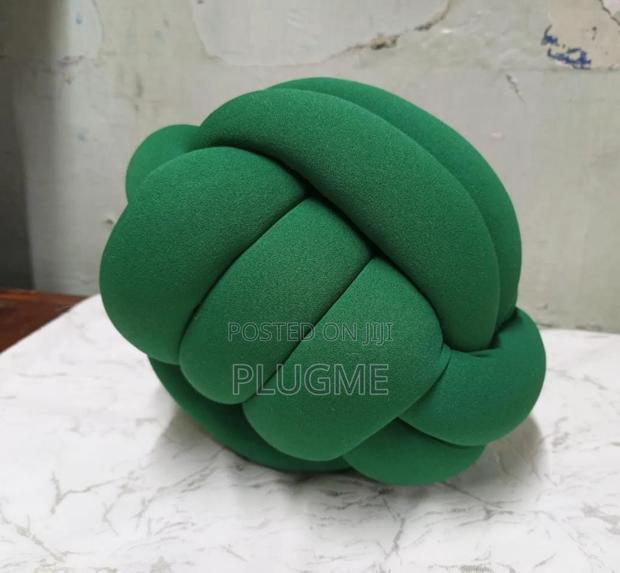 High Quality Decorative Knot Throw Away Pillows - thumbnail 5