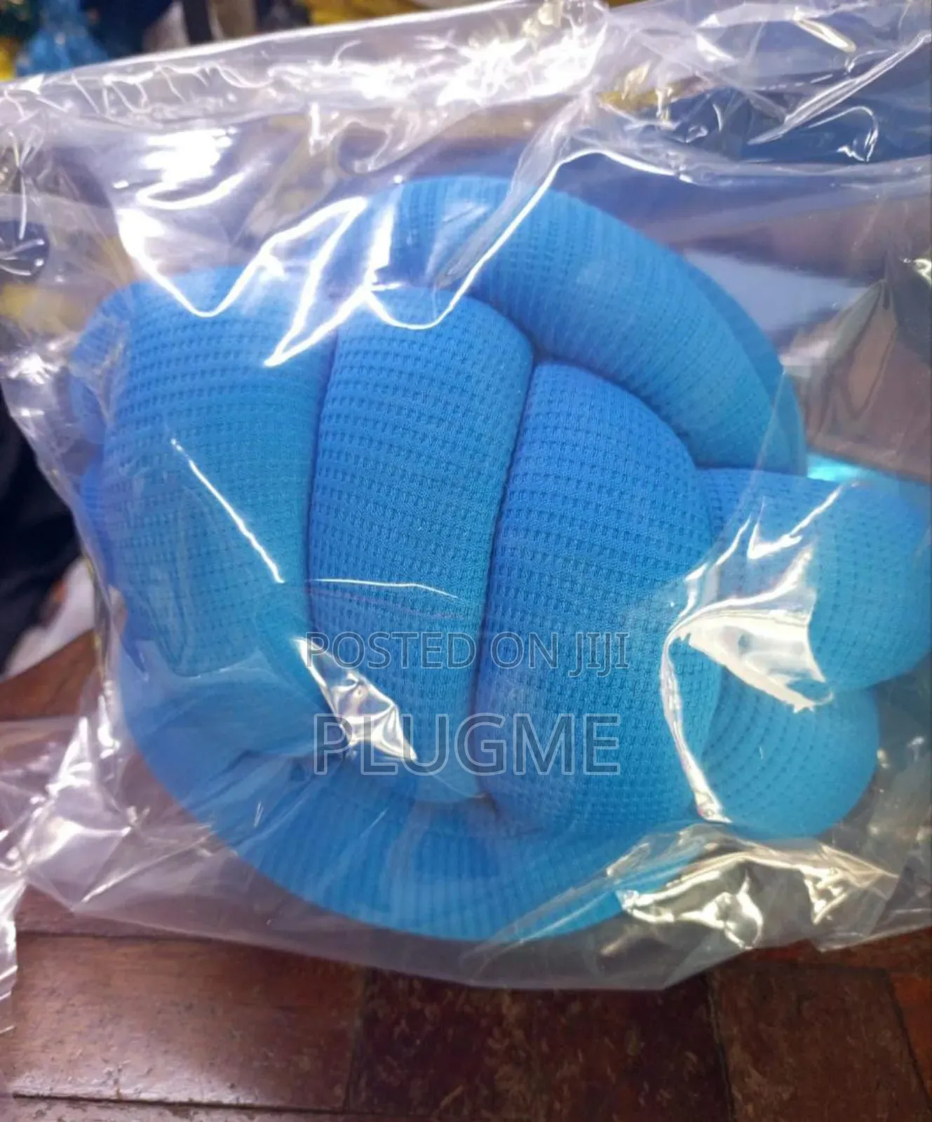 High Quality Decorative Knot Throw Away Pillows