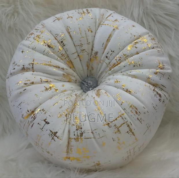 High Quality Decorative Button Throw Pillows