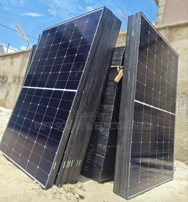 Jinko 525 Watt's Monocrystalline All Weather Solar