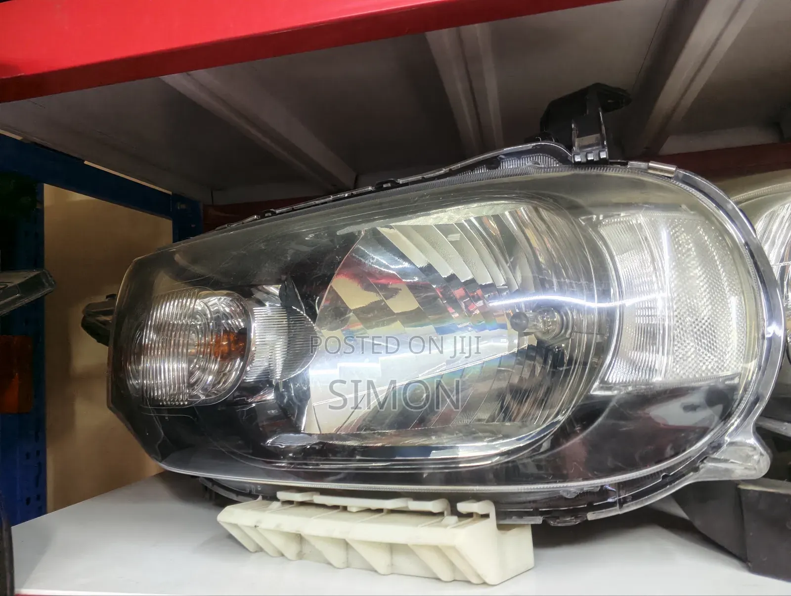 Nissan Cube Headlight