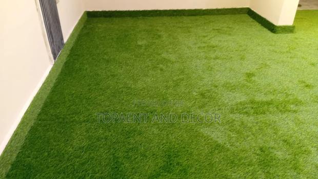 Beautiful Green Grass Carpet for Backyard Corridor