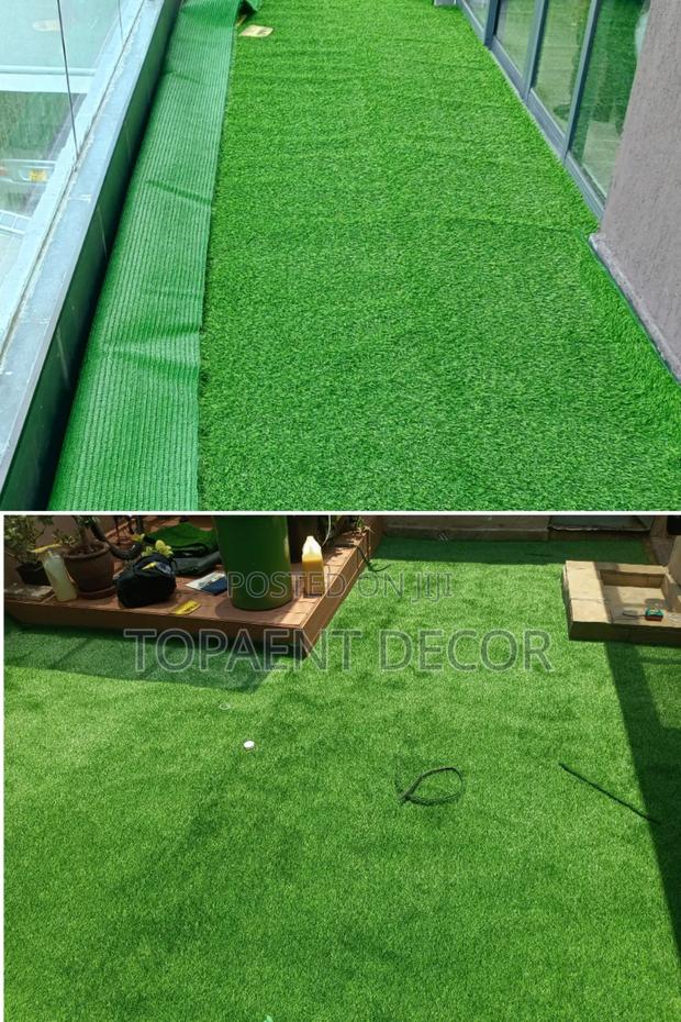 Sun,Shades And Perfect Green Artificial Grass Carpet - main view