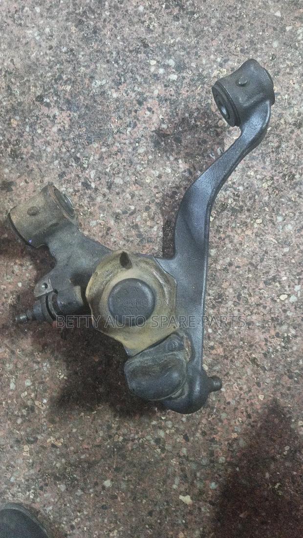 Isuzu Elf Lower Arm