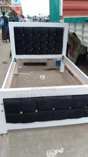 Black Mocket Bed the Cute One