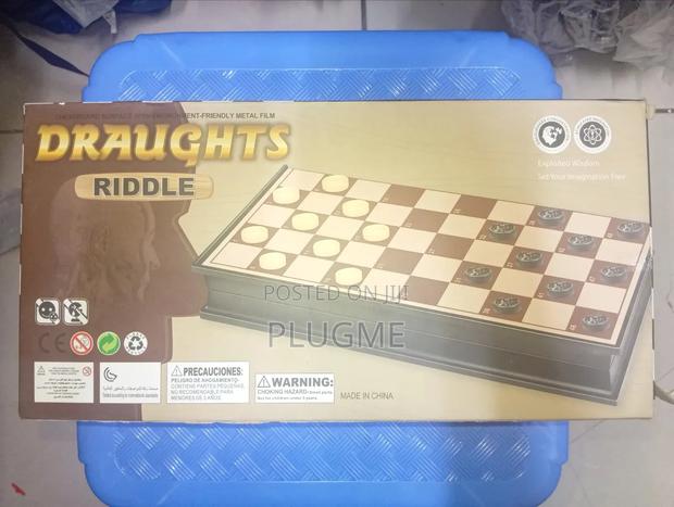 Draughts Riddle Board Game