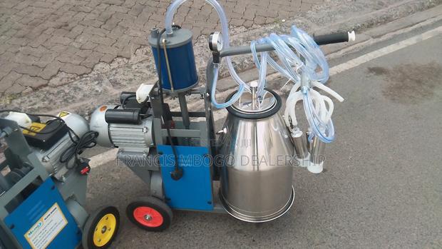 High Efficient Milking Machine - thumbnail 2