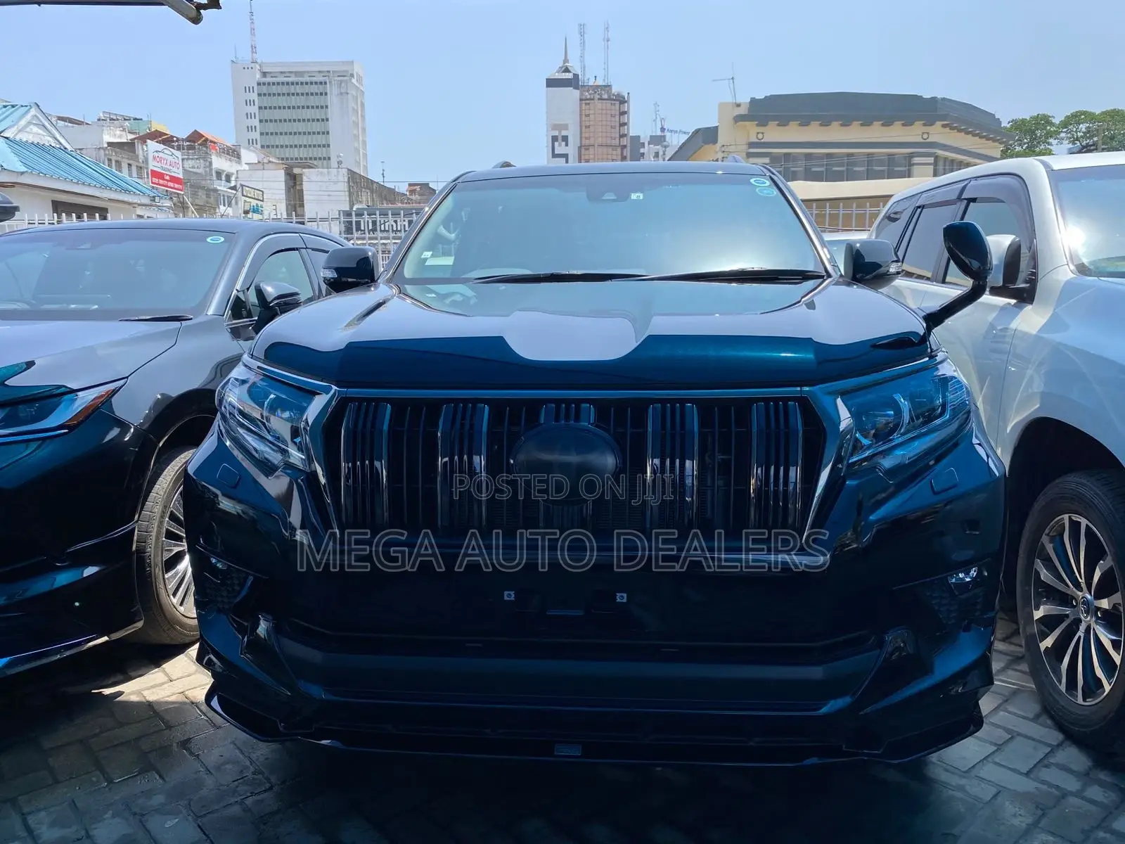 Toyota Land Cruiser Prado 2022 Black