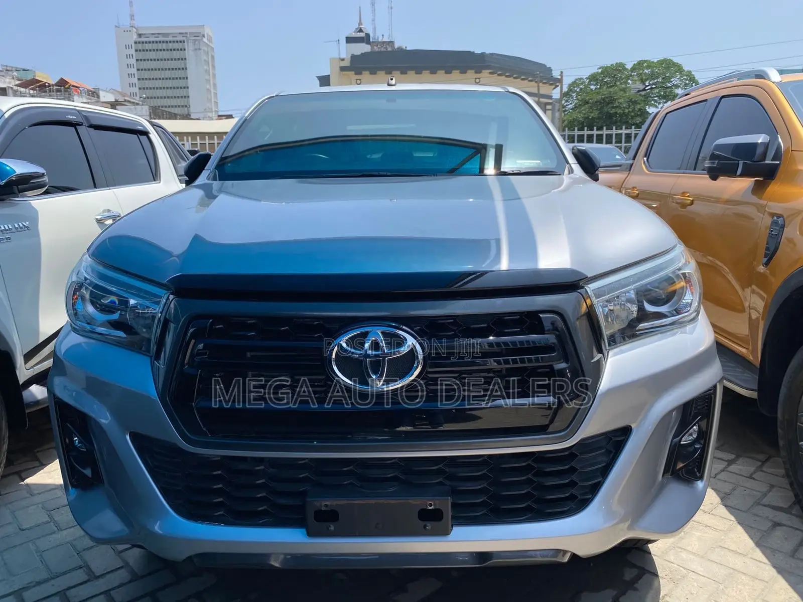 Toyota Hilux 2023 Gray