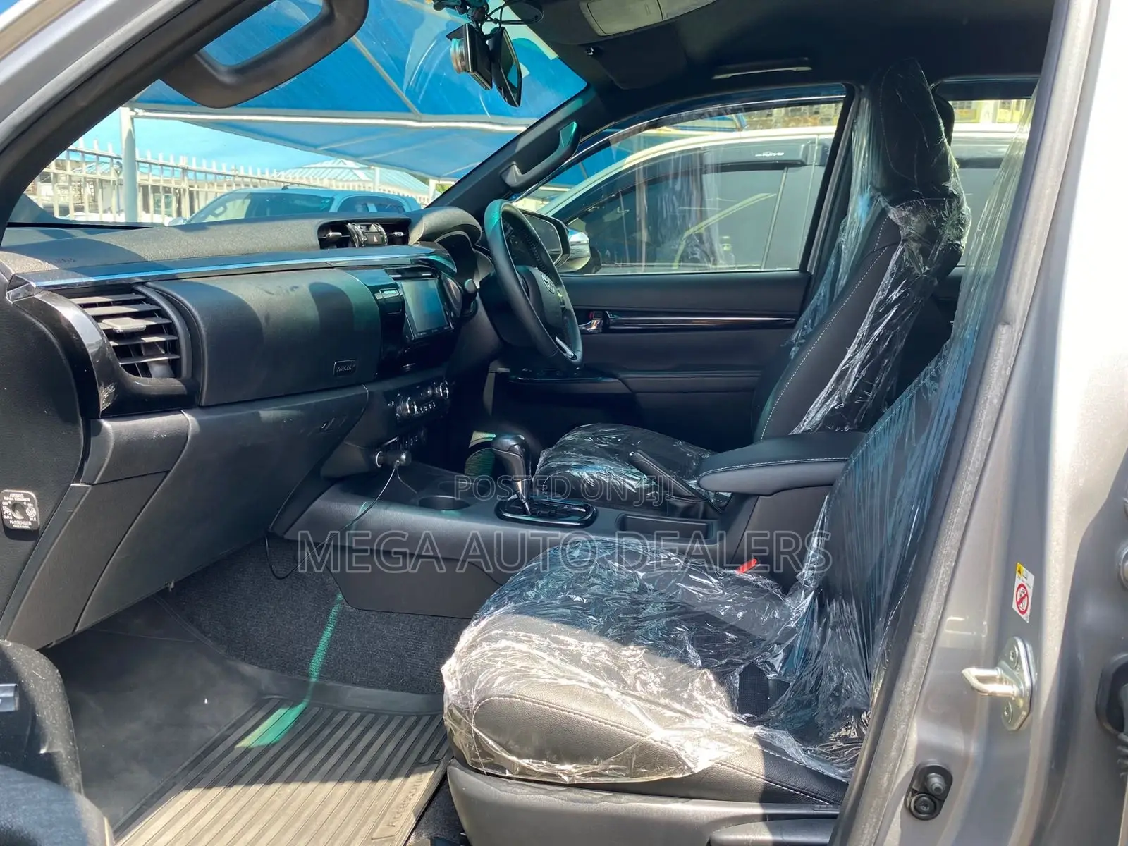 Toyota Hilux 2023 Gray