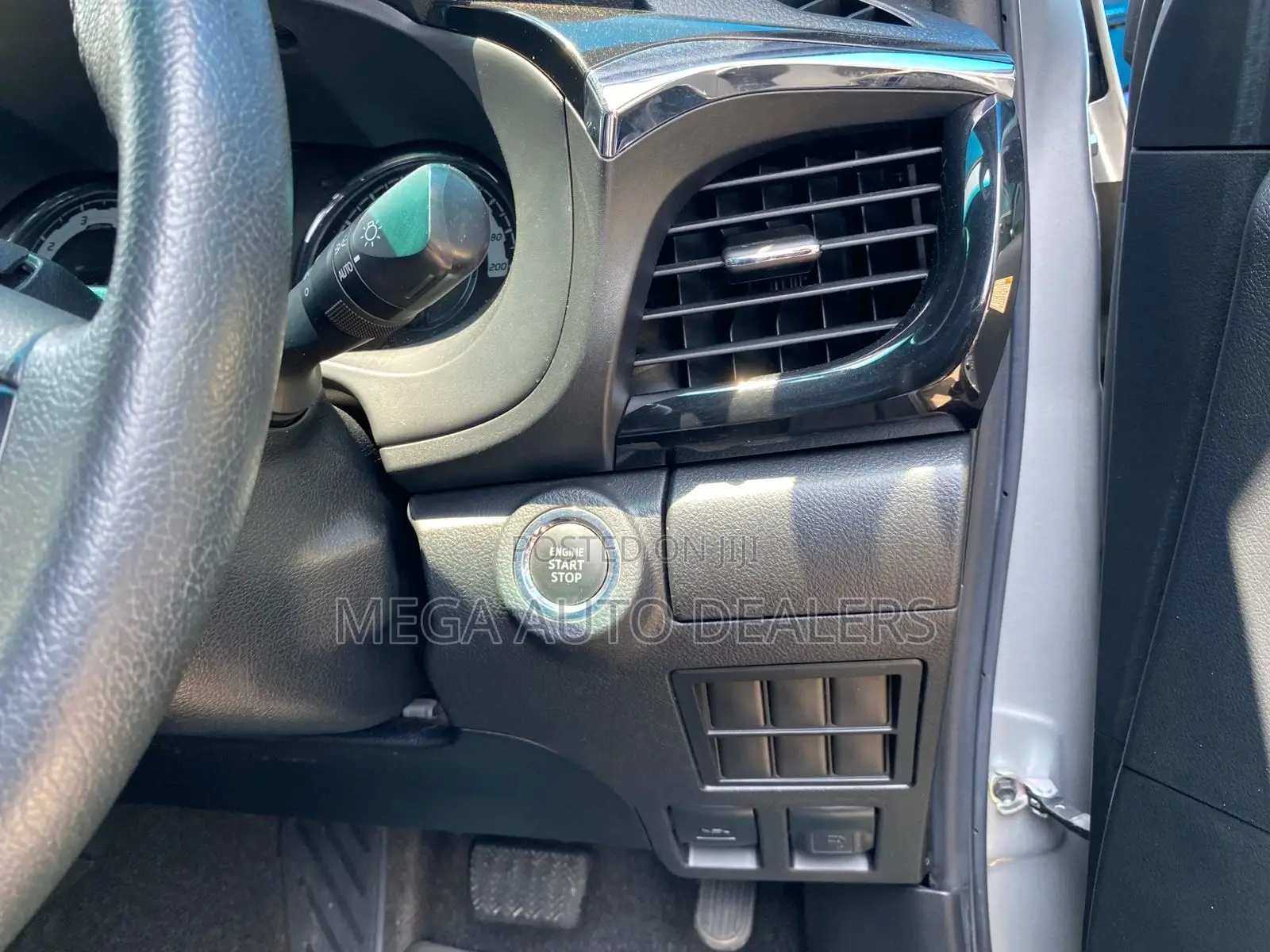 Toyota Hilux 2023 Gray