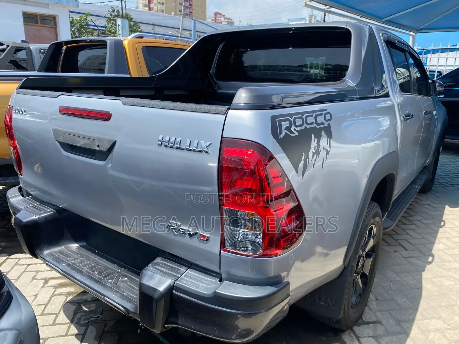 Toyota Hilux 2023 Gray