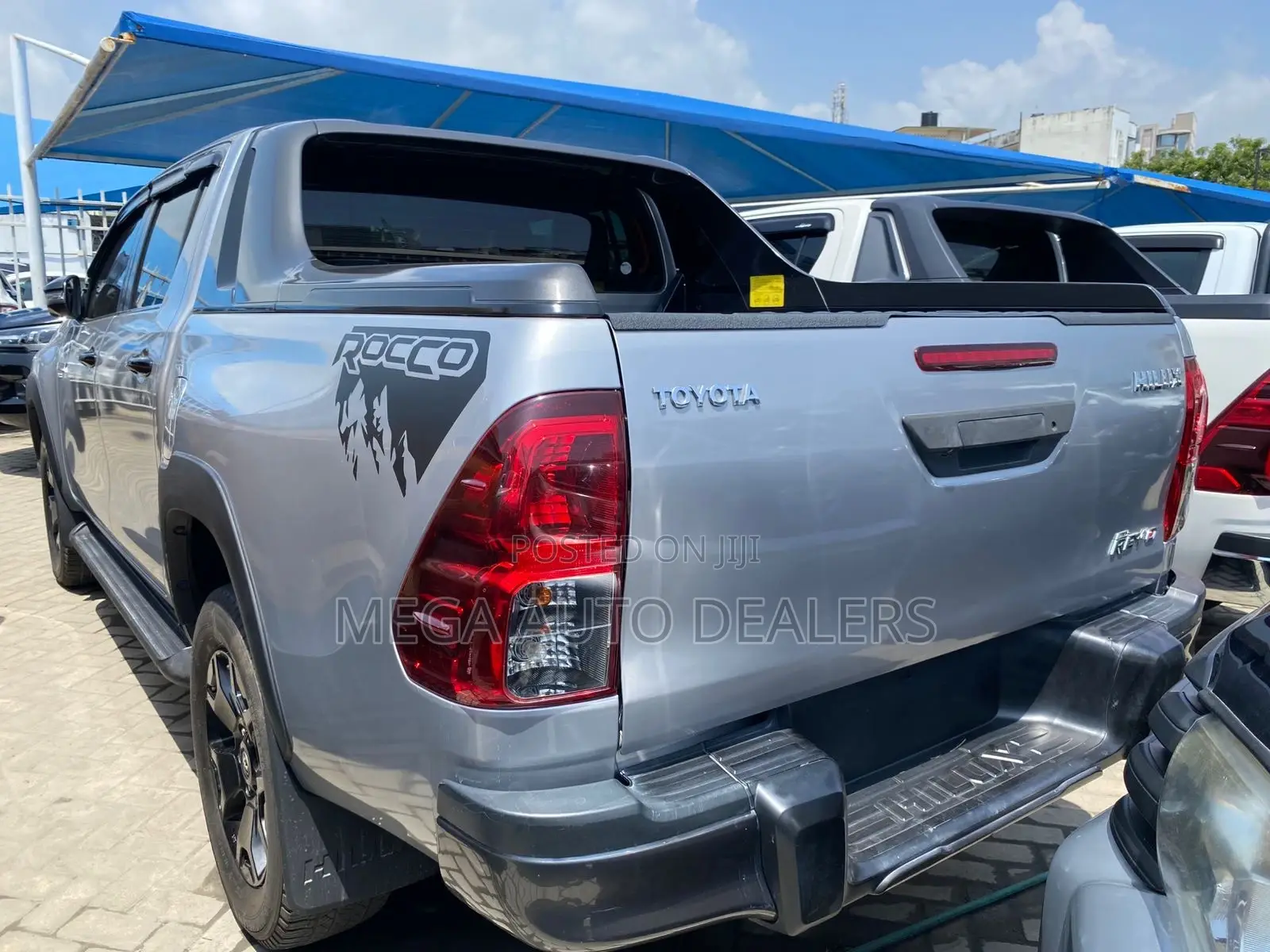 Toyota Hilux 2023 Gray