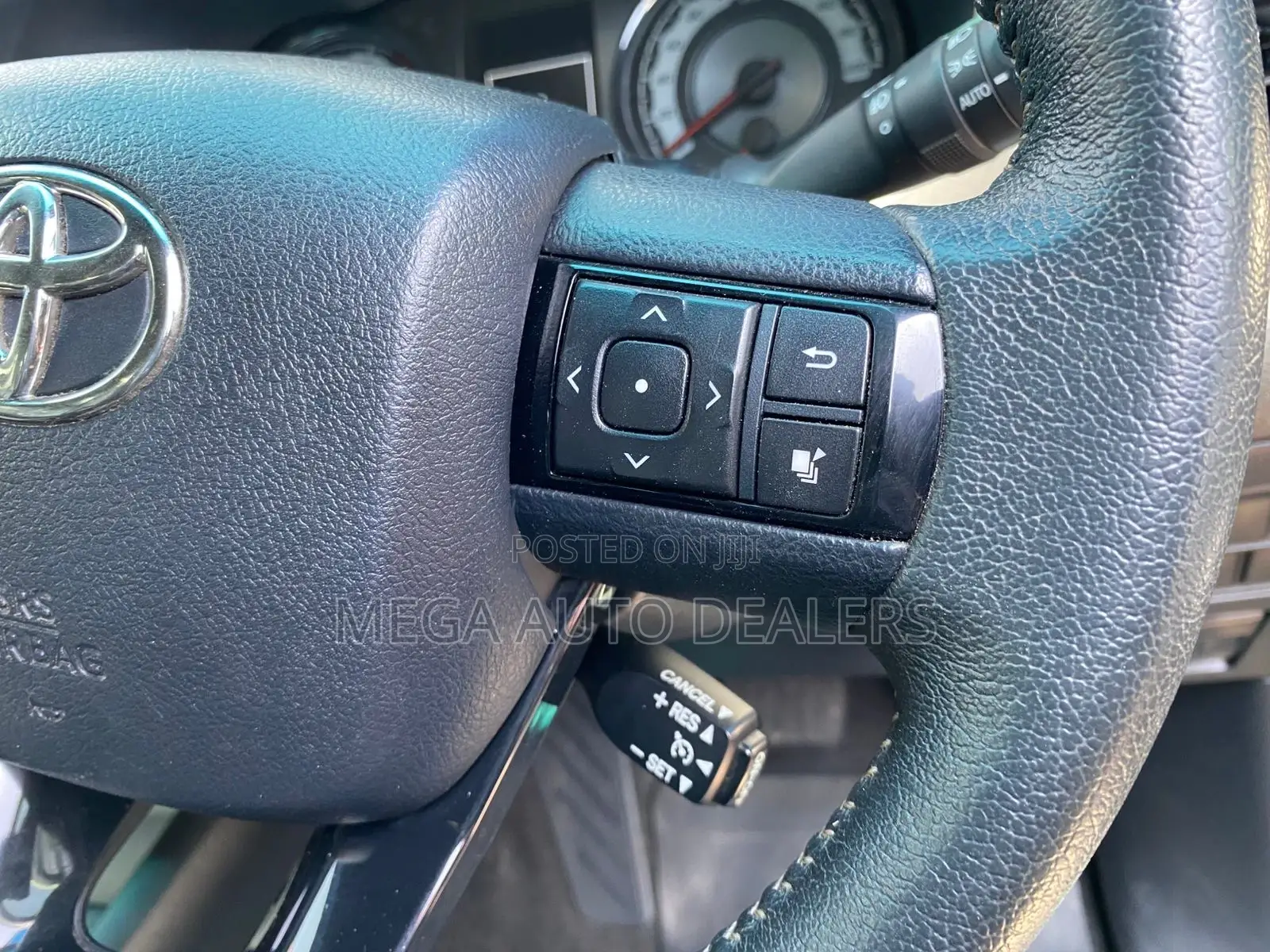 Toyota Hilux 2023 Gray