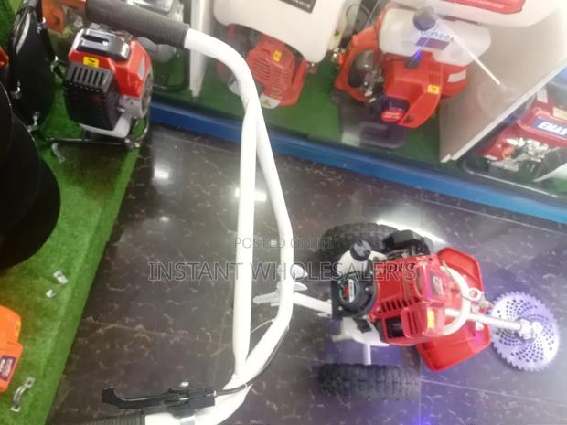 Brush Cutter 4 Stroke With Wheels