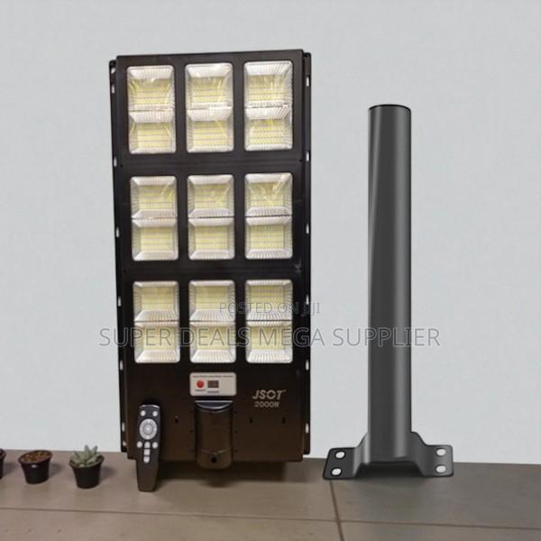 2000w Solar Street Lamp With High Durability And Convenient To Install