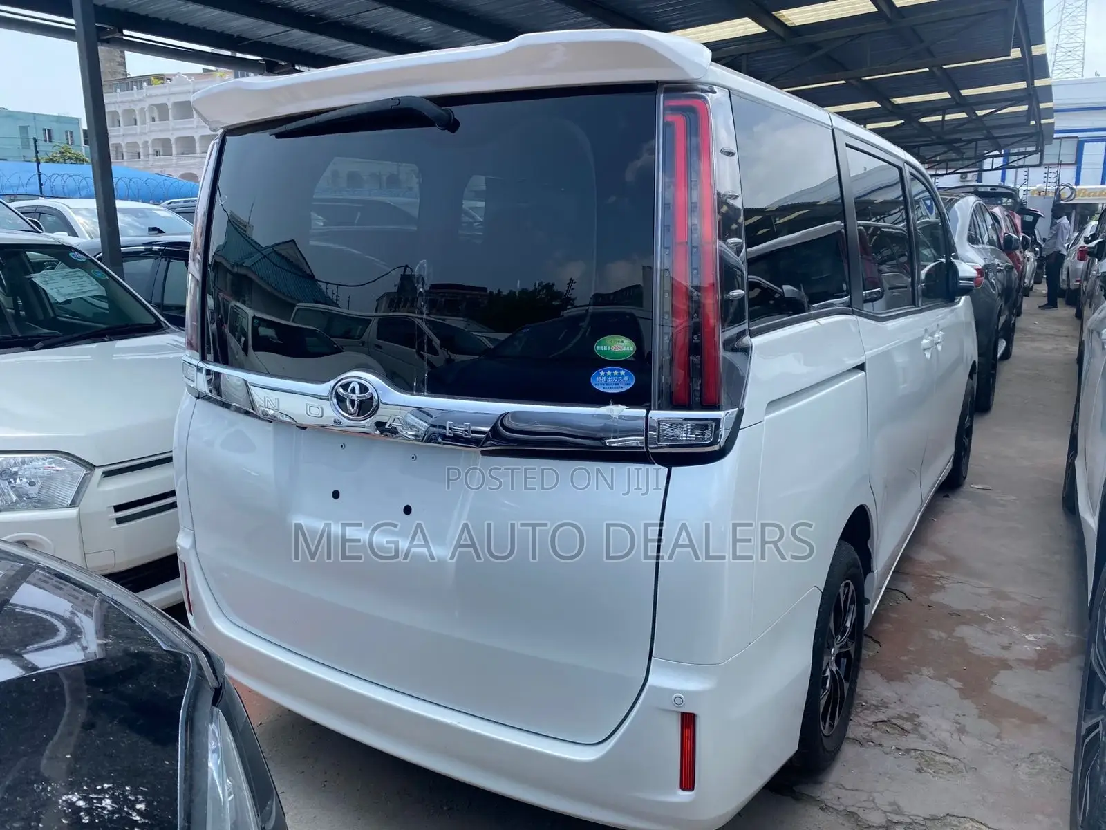 Toyota Noah 2018 White
