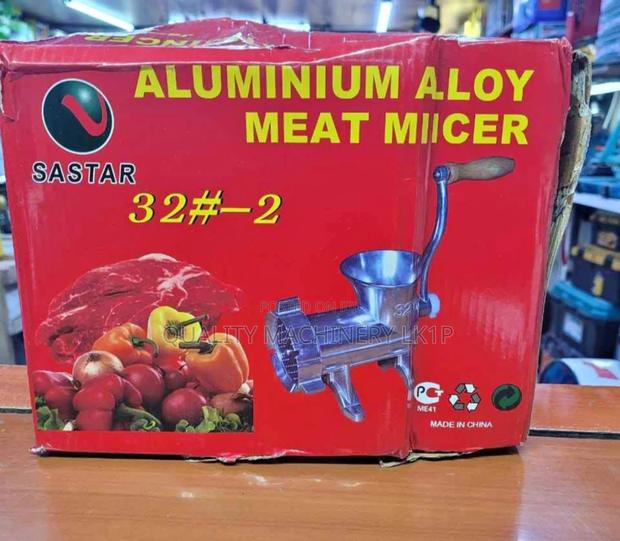 Strong Manual Meat Mincer M32 - thumbnail 2