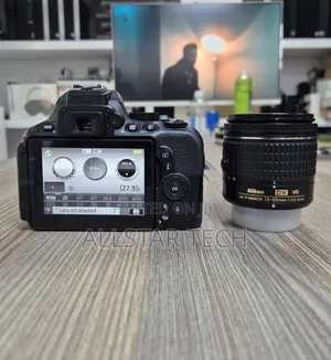 Nikon D5500 DSLR Camera With Af-P 18-55mm Lens (Black) Clean Unit*
