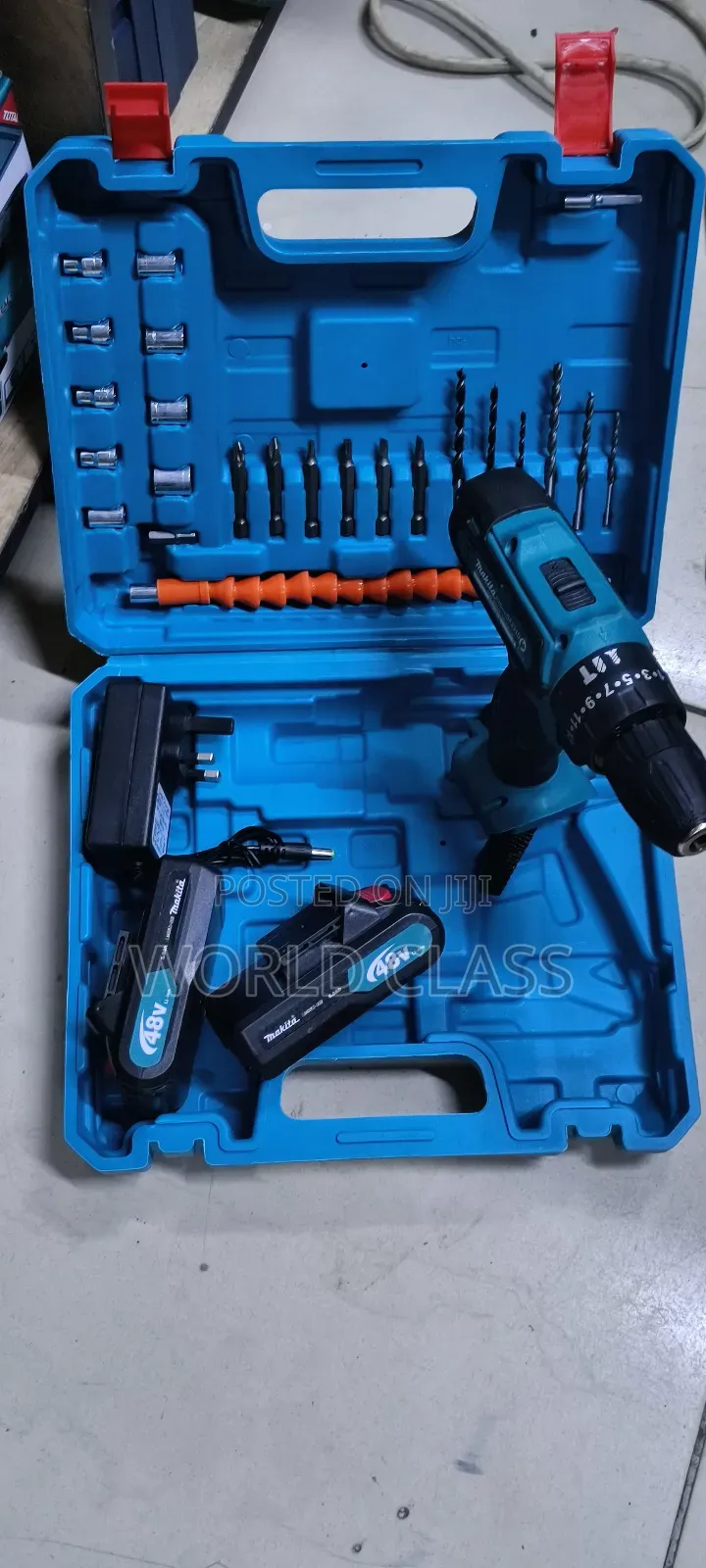 Makita 2 Battery Cordless Drill With Led Tool Set